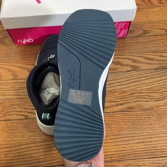 Ryka Gia Puff Cold Weather Boots Black size 10M NWT - Picture 7 of 10